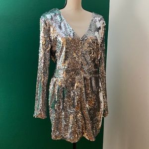 Disco fever Silver sequined shorts jumpsuit long sleeve . Size XXL- Fits like 12